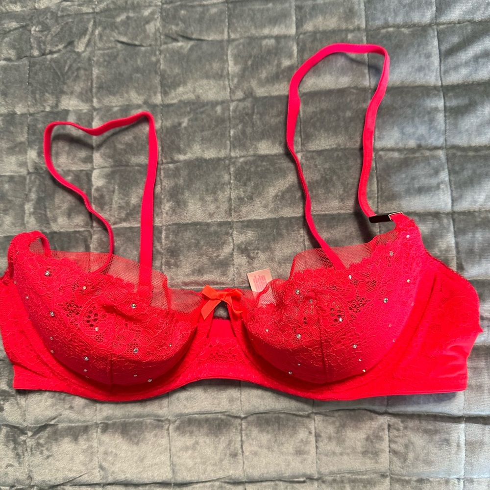 Victoria Secret Elegant Red Lace Bra